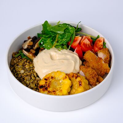 Бранч с курицей, чечевицей и соусом цезарь-унаги в Сойка Cafe по цене 700 ₽