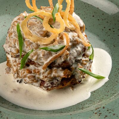 Драники с белыми грибами в Три лося по цене 650 ₽