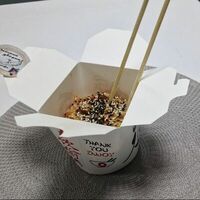 Wok с креветками и кальмаром устричный в Райский дворик
