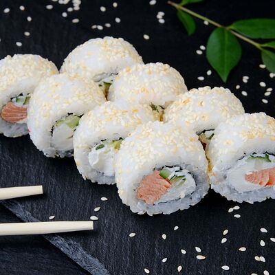 Ролл Салмон в Суши и Роллы по цене 679 ₽