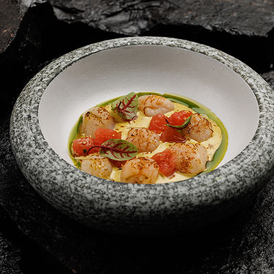 Татаки из гребешка с грейпфрутом в Zuma по цене 1500 ₽