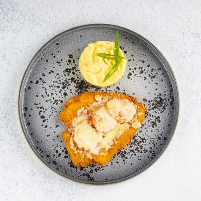 Шницель с сыром в Pizza & Roll по цене 595 ₽