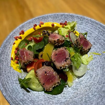 Д* Салат с тунцом в ЭлеКафе по цене 670 ₽