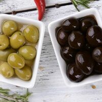 Маслины и оливки в Ovza