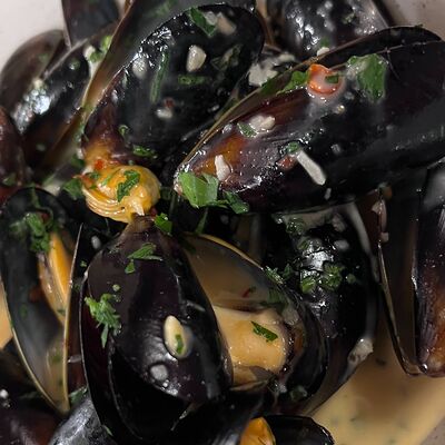 Мидии в соусе дорблю с чили перцем в Старый город по цене 870