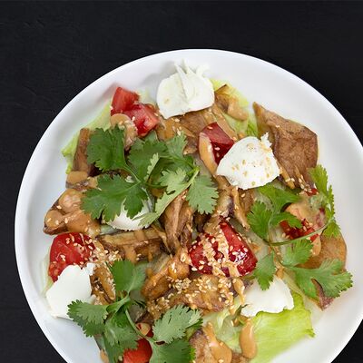 Салат с баклажанами в Gellert Bar по цене 350 ₽