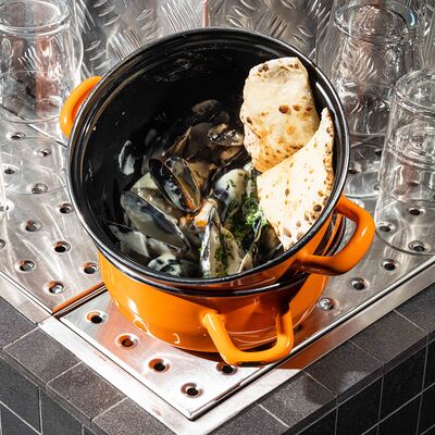 Мидии, соус Блючиз в Водокачка по цене 890 ₽