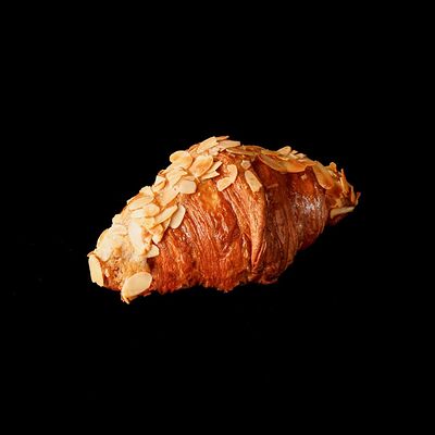 Круассан миндальный в Пекарь Хлебов по цене 375 ₽