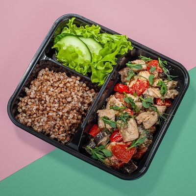 Бефстроганов с гречкой в Август по цене 632 ₽