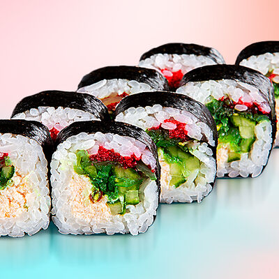 Поке ролл с курицей (Ореховый соус) в Good Price Sushi по цене 500 ₽