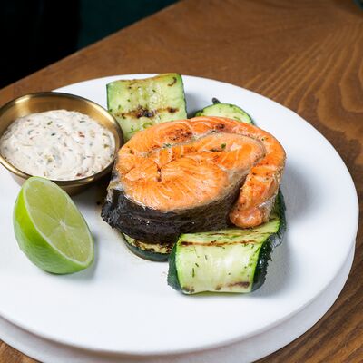 Стейк форели с цукини и соусом тартар из вяленых томатов в Just Residence по цене 1540 ₽