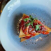 Спелые томаты в устричном соусе в More More