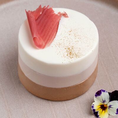 Три шоколада в Макароны по цене 400 ₽