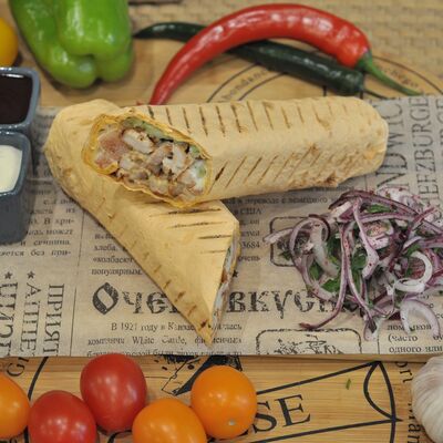 Шаверма барбекю в ржанном в лаваше в Кебаб экспресс по цене 260 ₽