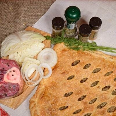Слоёный пирог с мясом и капустой в Пироги по-коми по цене 1799 ₽