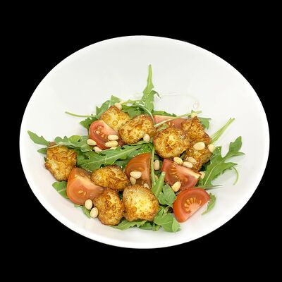 Салат с жареным сыром Халуми в Офис клуб по цене 450 ₽