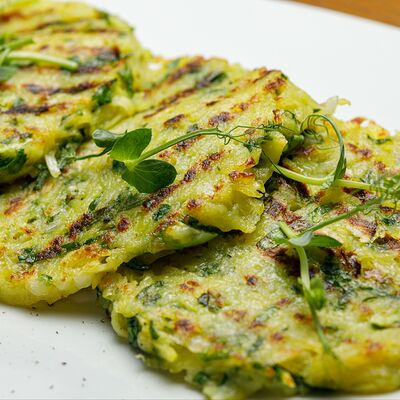 Картофельные драники со свежим шпинатом в Steak & Fish House El Chico по цене 470 ₽