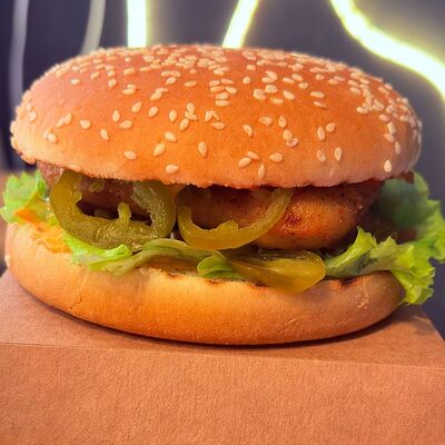 Чикен бургер - Кавказский в Хищник по цене 449 ₽