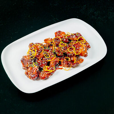 Говядина в апельсиновом соусе в Mr. Lee по цене 3700 ₽