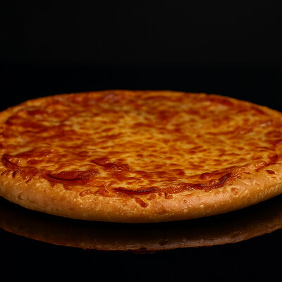 Яколбасная Пицца 32 в Фабрика кухня Пицца по цене 905 ₽