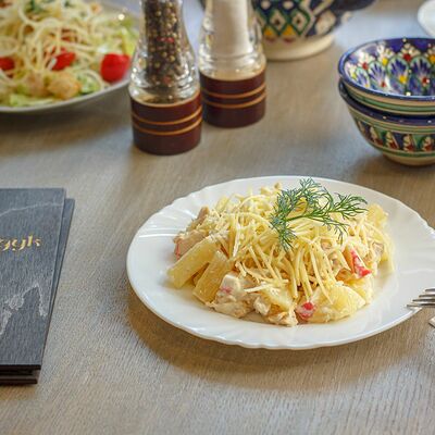Салат дамский с ананасами в Учкудук по цене 375 ₽