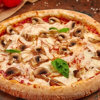 Пицца с курицей и грибами (23 см) в Пицца, паста и баста по цене 379 ₽