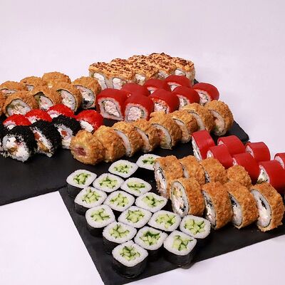 Сет очень сытный в Sushi Kiosk по цене 5250 ₽