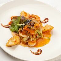 Салат слоеный с обжаренным судаком и тигровыми креветками в Троицкий