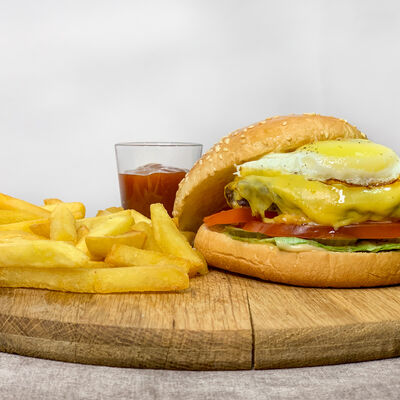 Бургер Миньон в Mustang Lounge Cafe по цене 530 ₽
