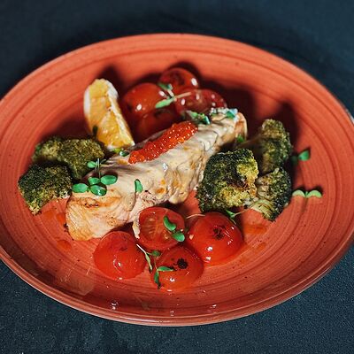 Лосось в сливочном соусе в Дружба по цене 1290 ₽