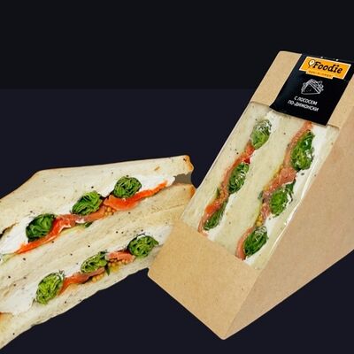 Премиум Сэндвич с лососем по-диженски в КАРО по цене 430 ₽