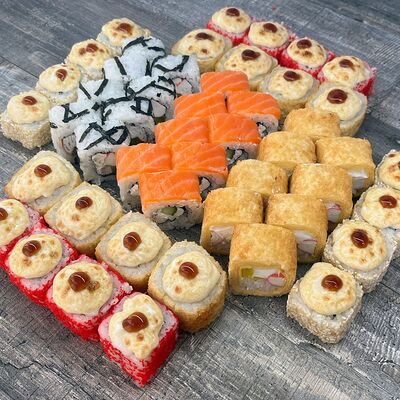 Сет Вкусно, но грустнов КУШАЙ СУШИ & ПИЦЦУ по цене 1369 ₽