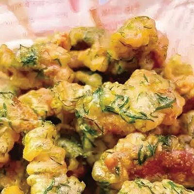 В17 Свиной хворост 茴香小酥肉 в Charlie tea по цене 820 ₽