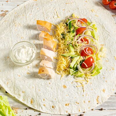 Цезарь с копченой курицейв Шампур по цене 484 ₽