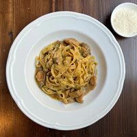 Феттуччине с белыми грибамив Прошуттерия