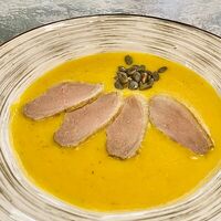 Тыквенный крем-суп с уткой в Кафе Сирень