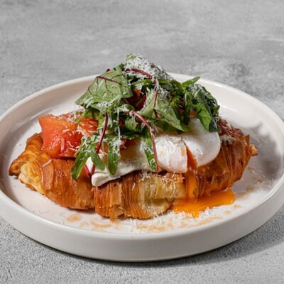 Круассан с семгой в Кэрри по цене 490 ₽