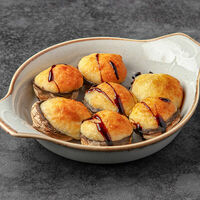 Шампиньоны, запеченные с сыром в Колхида Palace