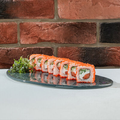 Калифорния с лососем в Суши на районе по цене 680 ₽