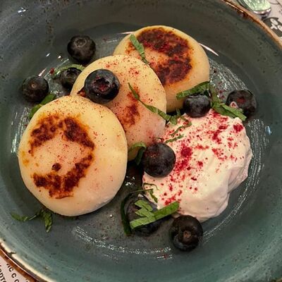 Сырники со сметаной в GASTROBAR по цене 890 ₽