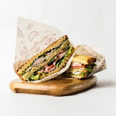 Клаб-сэндвич с копченой индейкой в Anytime cafe по цене 4390 ₸