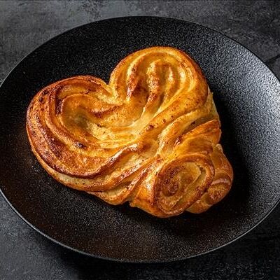 Плюшка Московская с творогом и персиком в Шава, Мама! по цене 259 ₽