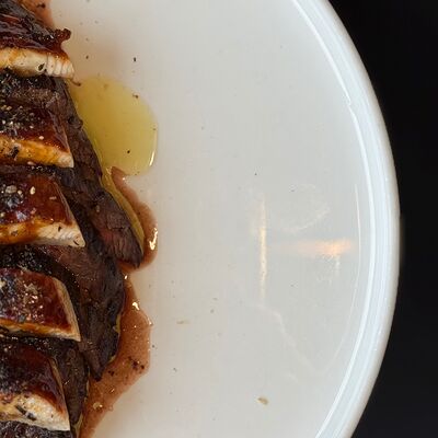 Шеф-стейк с угрем в соусе Унагив Pellegrino по цене 1895 ₽