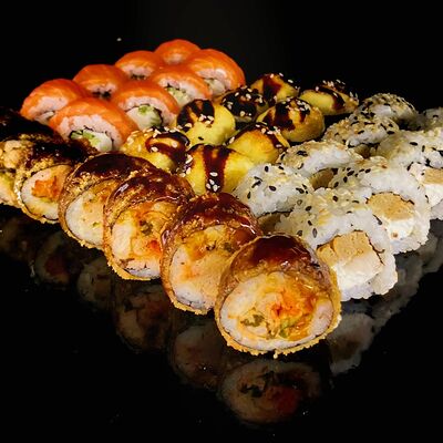 Сет Трое на одного в Император SUSHI PREMIUM по цене 3250 ₽