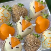 Клубника в шоколаде Лисички в SweetGift клубника в шоколаде