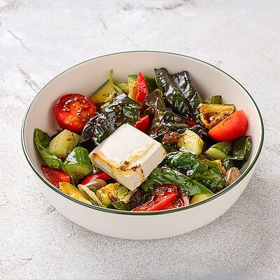 Греческий салат в Шоколадница по цене 610 ₽