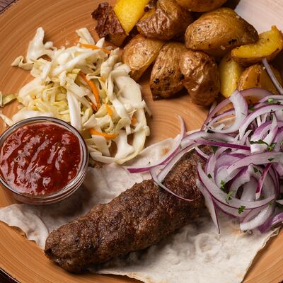 Комбо говяжий люля-кебаб в Ноев Ковчег по цене 620 ₽