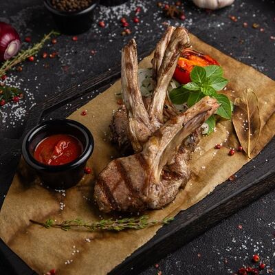 Каре ягненка в Сытый Лось по цене 1120 ₽