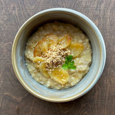 Каша овсяная на банановом молоке в Gosti по цене 359 ₽