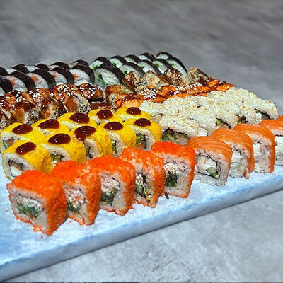  Сет 70 и пицца Маргаритав Sushi n Roll по цене 9000 ₸